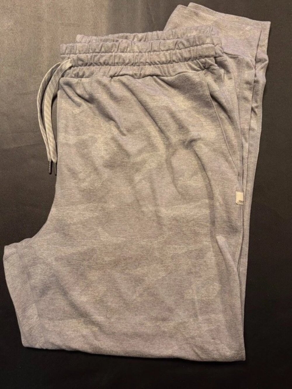 Vuori Halo Performance Jogger Pants XL Pale Heather Camo Men's Athletic Knit